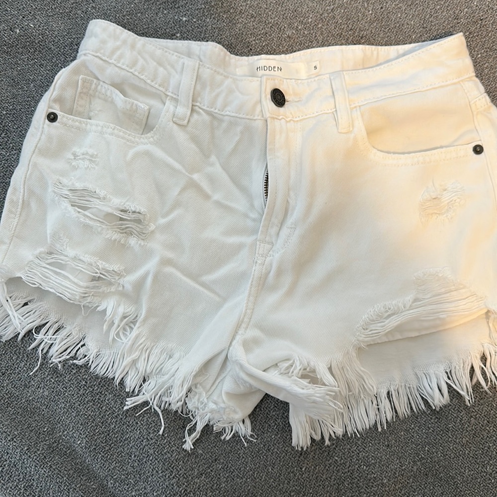 Hidden white frayed shorts size small